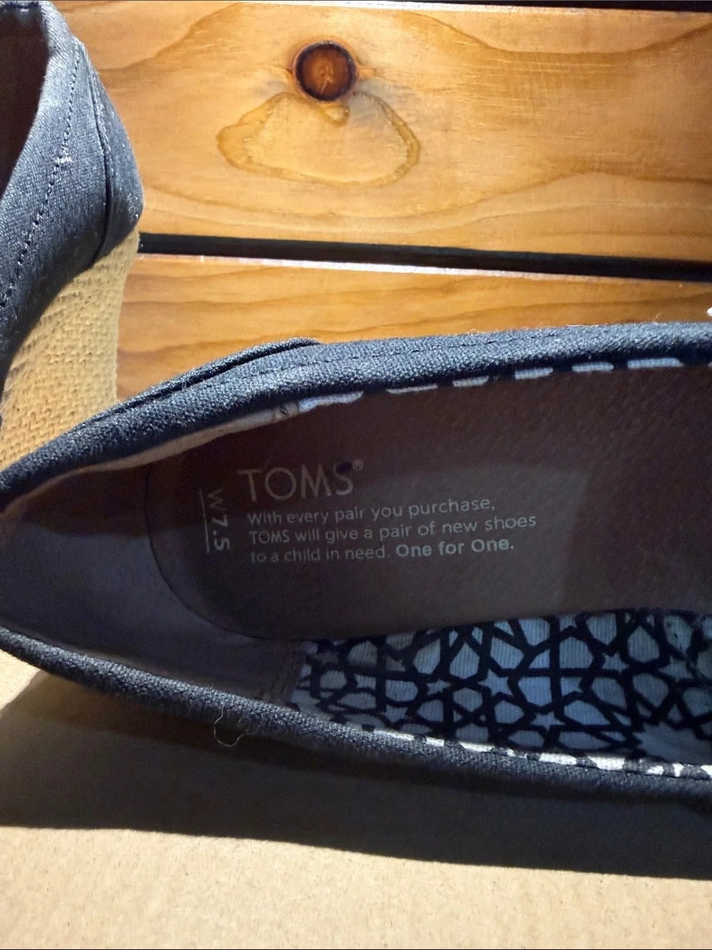 Toms black canvas